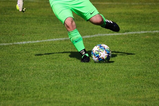 足球曼联新援首秀即破门，球迷高呼：值了！