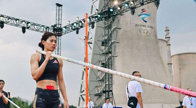 进入国家队模式，德保罗晒和梅西一起抵达集训营报到照片